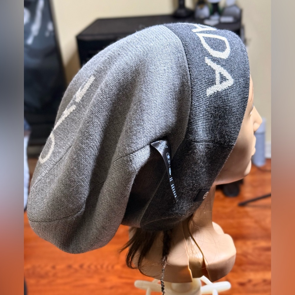 GORGEOUS LULULEMON SLOUCHY OLYMPIC BEANIE!!!